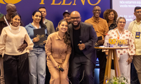 GALERIA_0007_Frame 24